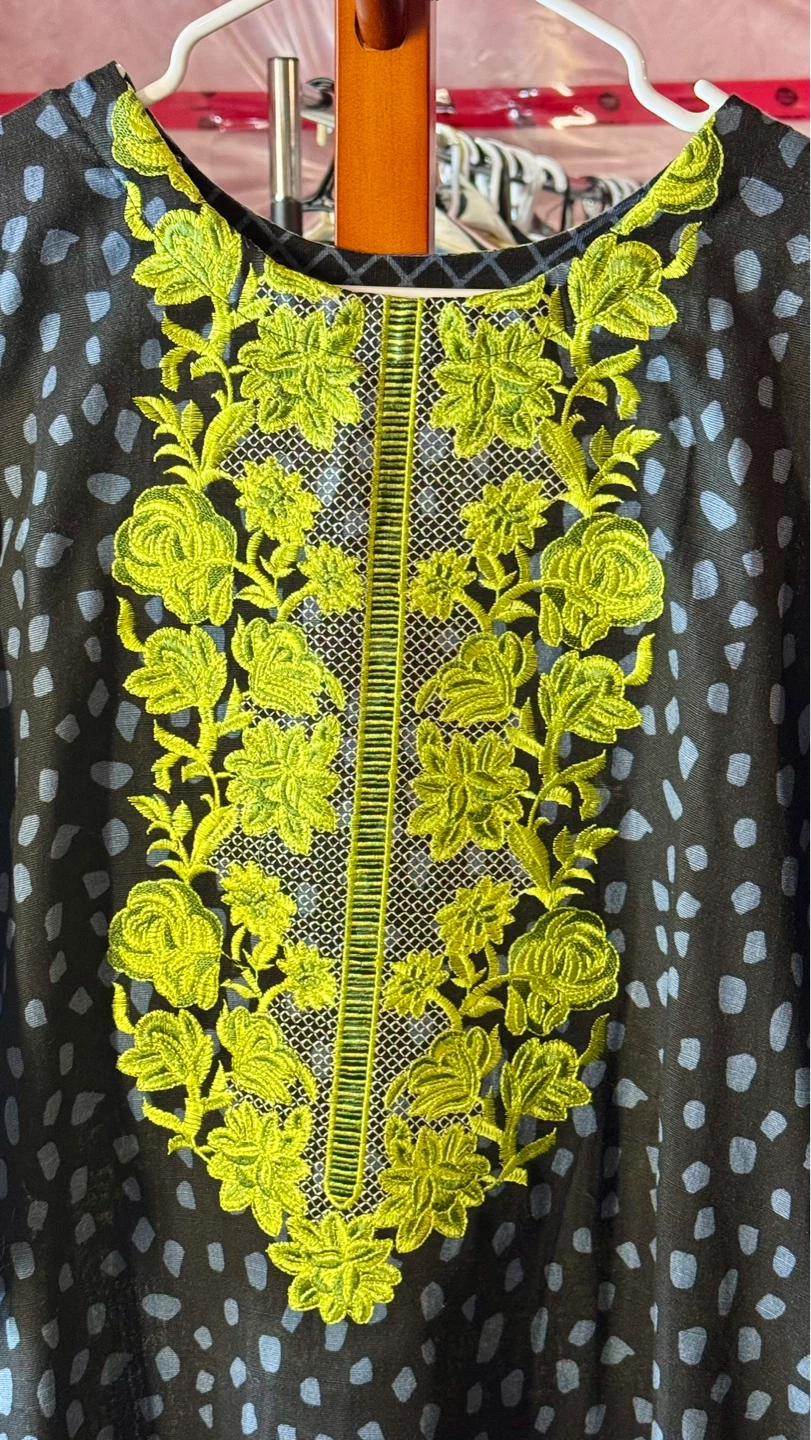 Black and Green Embroidered Kurti with Dupatta Set - photo 3