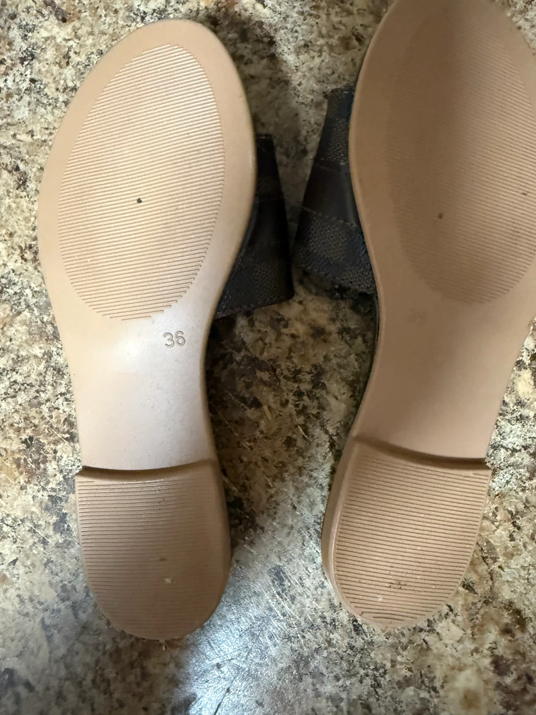 Louis Vuitton Paris Slides Size 36 - photo 2