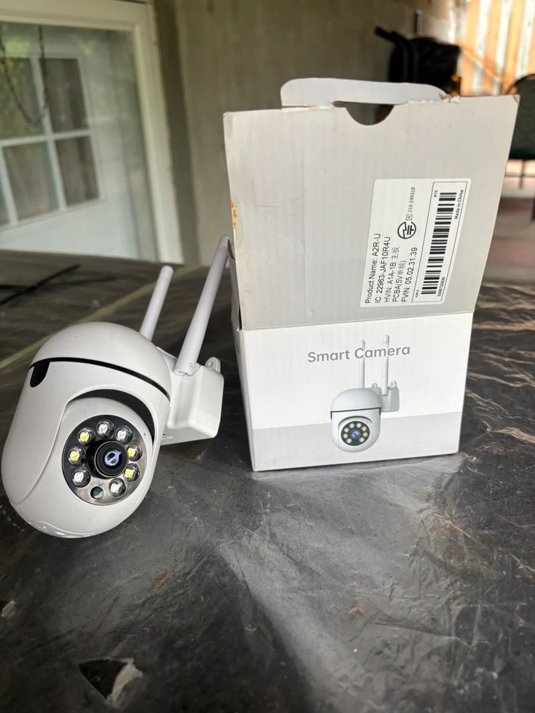 White Smart Camera with Motion Detection and Two-Way Audio