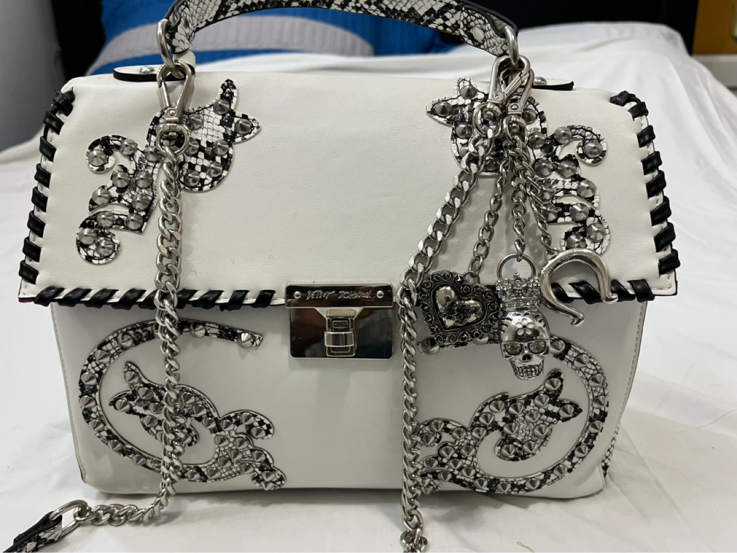 Betsey Johnson White Snake Print Embellished Handbag - photo 2