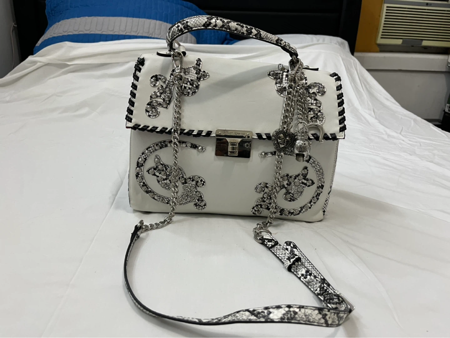 Betsey Johnson White Snake Print Embellished Handbag - photo 3