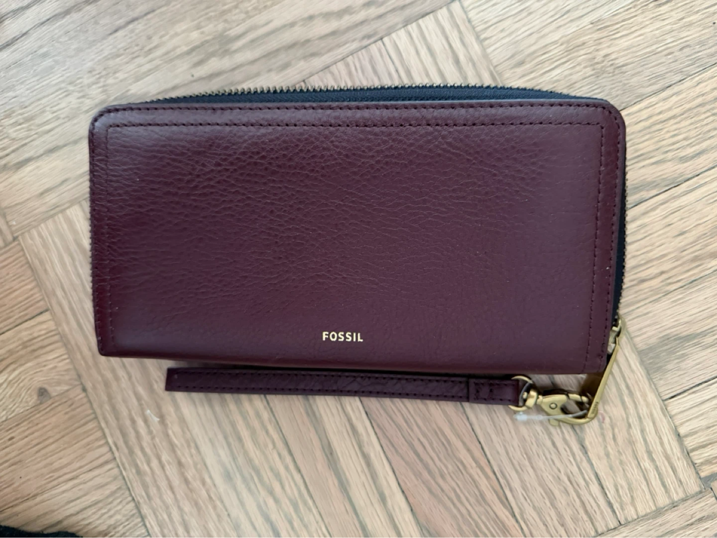 New Fossil Zip Around Clutch Wallet