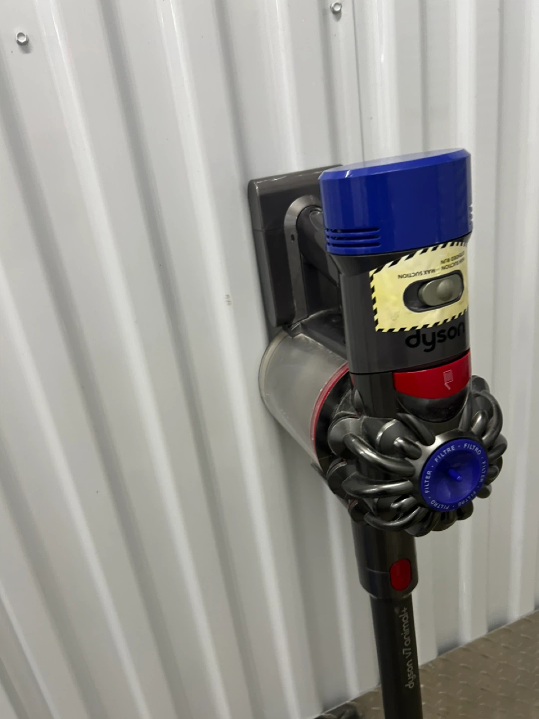 Dyson V7 Animal Cordless Vacuum - photo 3