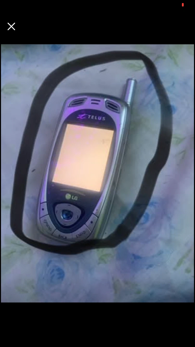 3 flip phones and one lg smart phone Read description - photo 3