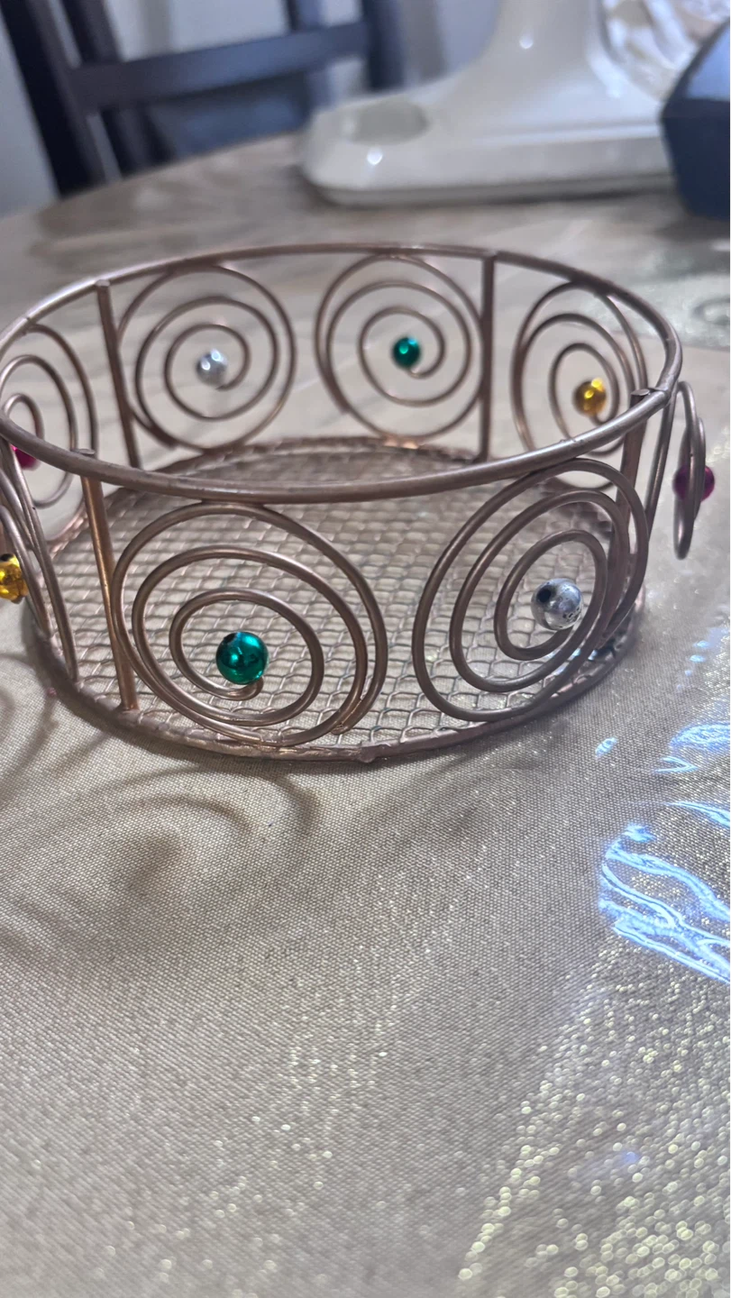 ⚽ Decorative Wire Bowl with Jewels