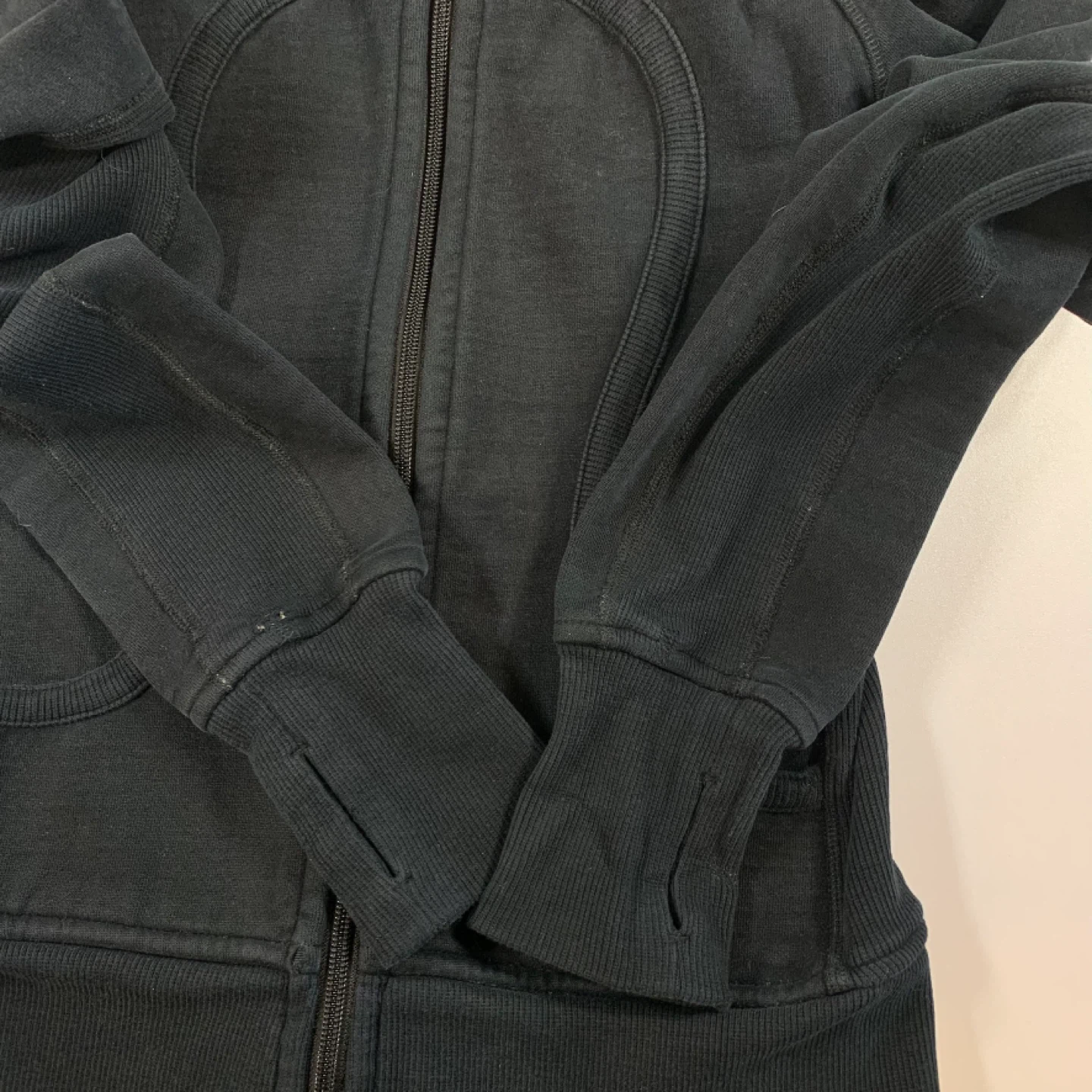 ⚽️ Lululemon Black Full Zip Hoodie - photo 4
