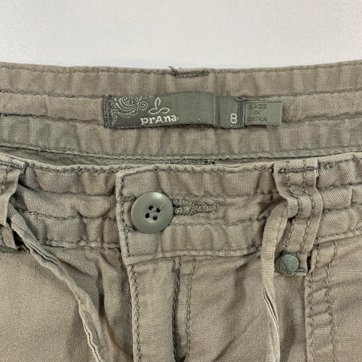 ⚽️ Prana Women's Cargo Shorts Size 8 - photo 3