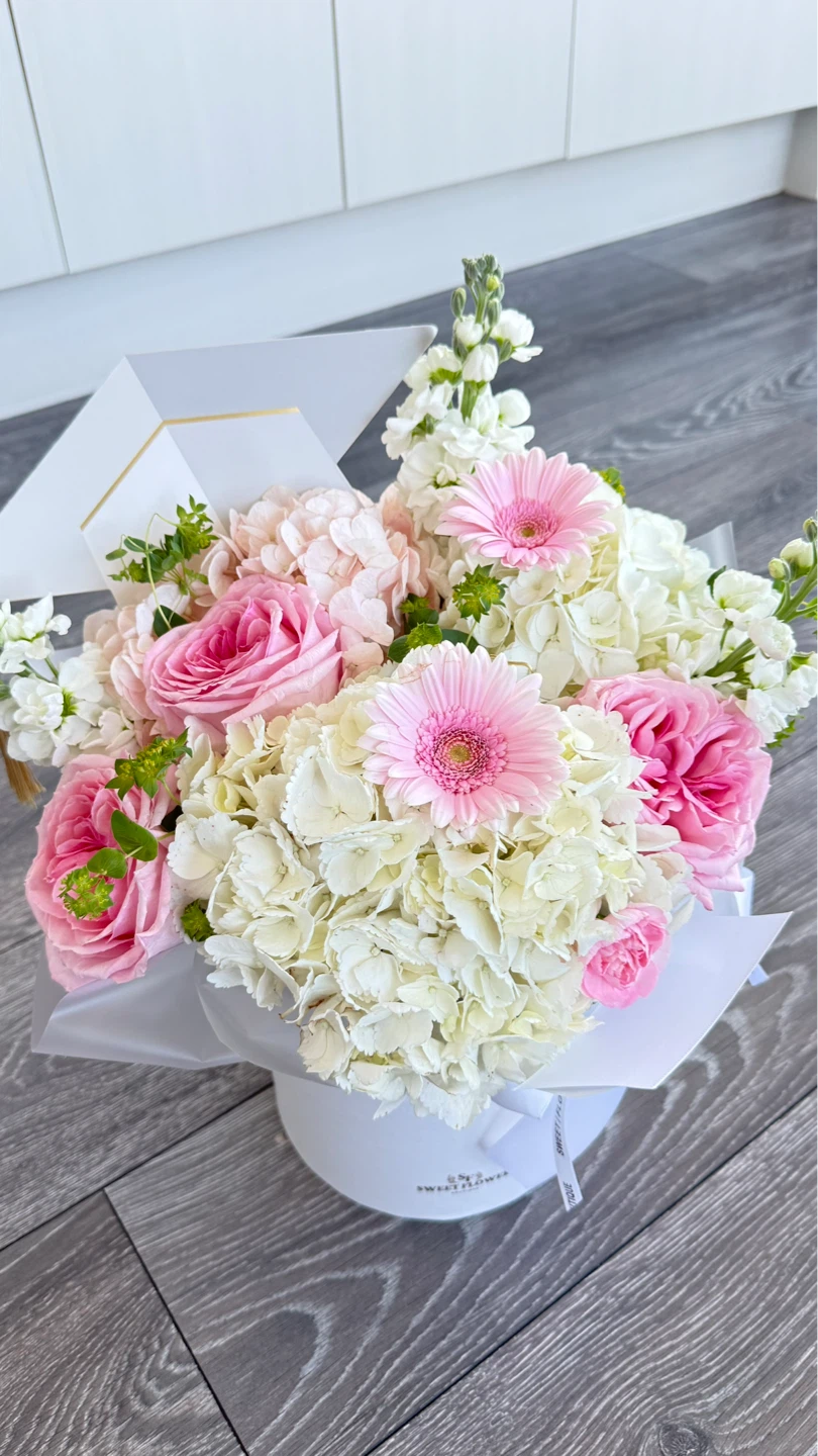Graduation bouquet (box) urgent for sale
