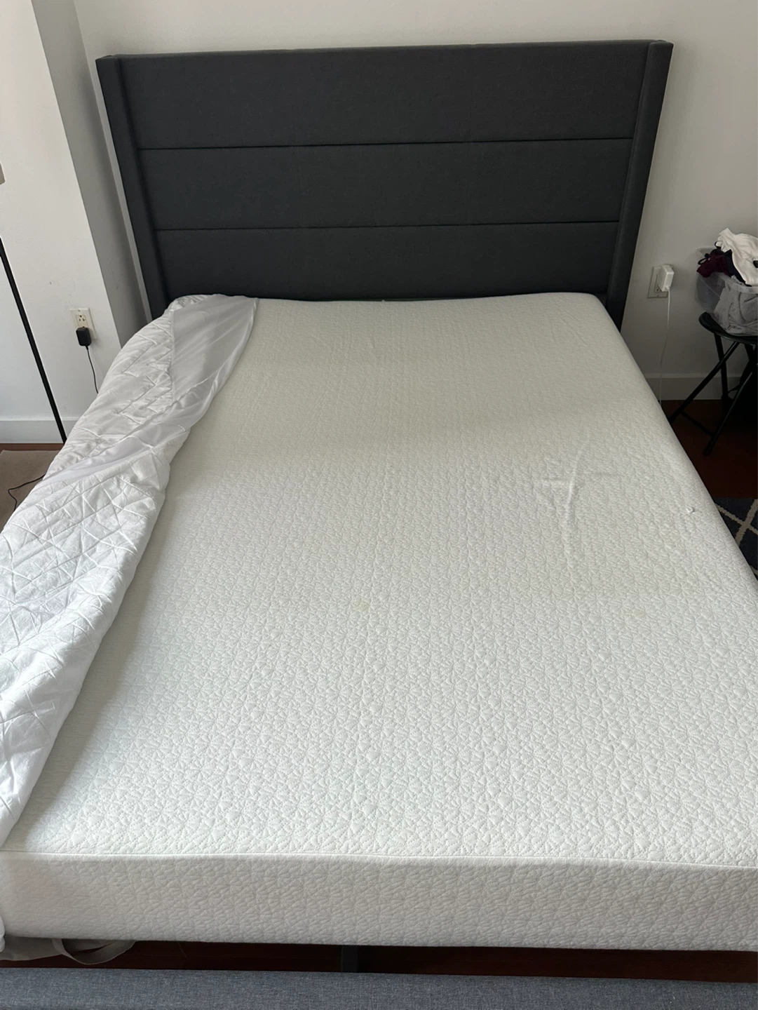 Moving out tomorrow (June 18) - Queen Size Mattress - photo 3