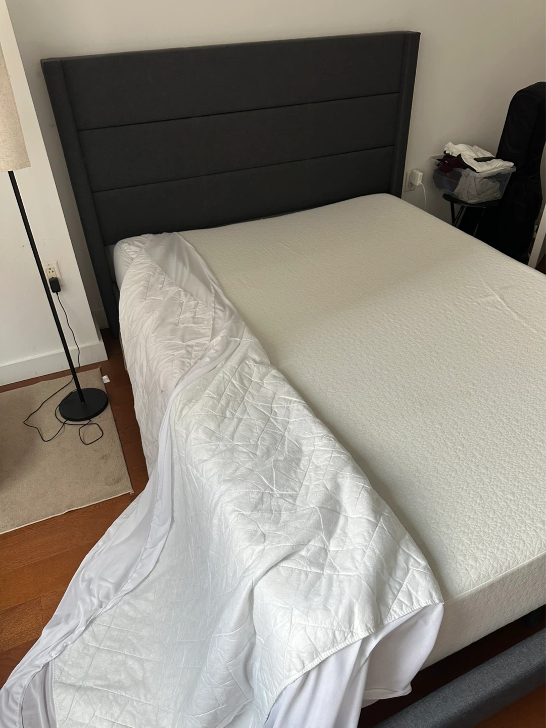 Moving out tomorrow (June 18) - Queen Size Mattress - photo 4