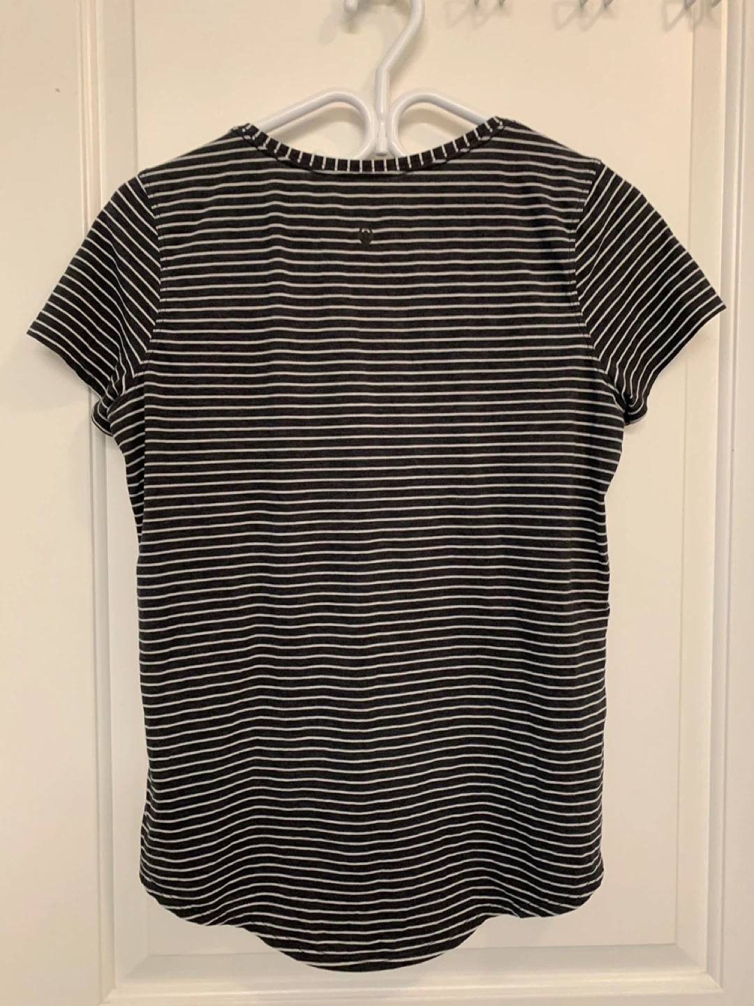 ⚽️ Lululemon Striped T-Shirt - photo 2