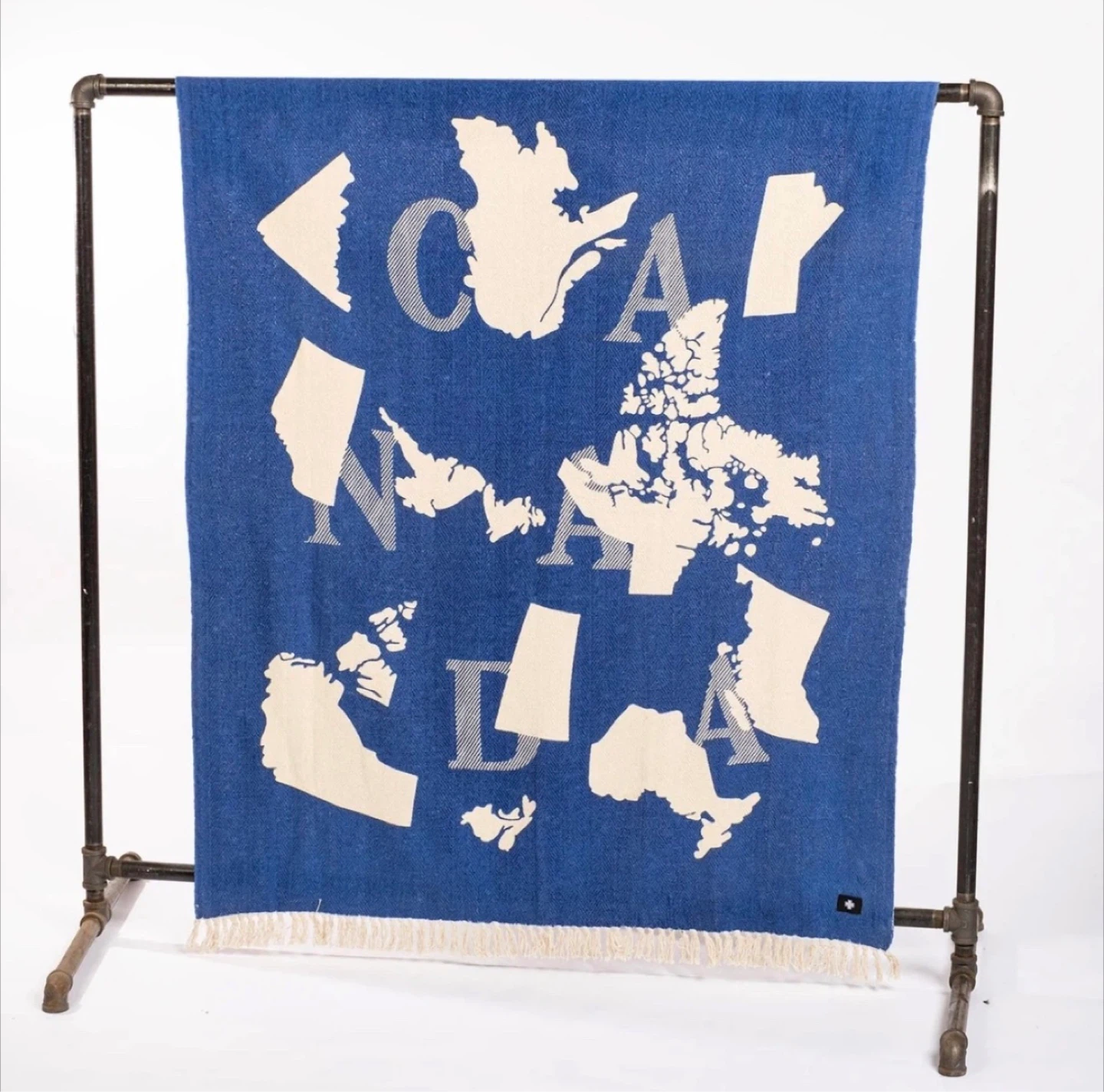 ⚽️Brand new drake general store Canada Throw Blanket - photo 2