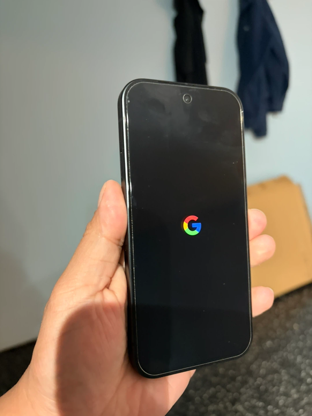 Google Pixel Smartphone - photo 3