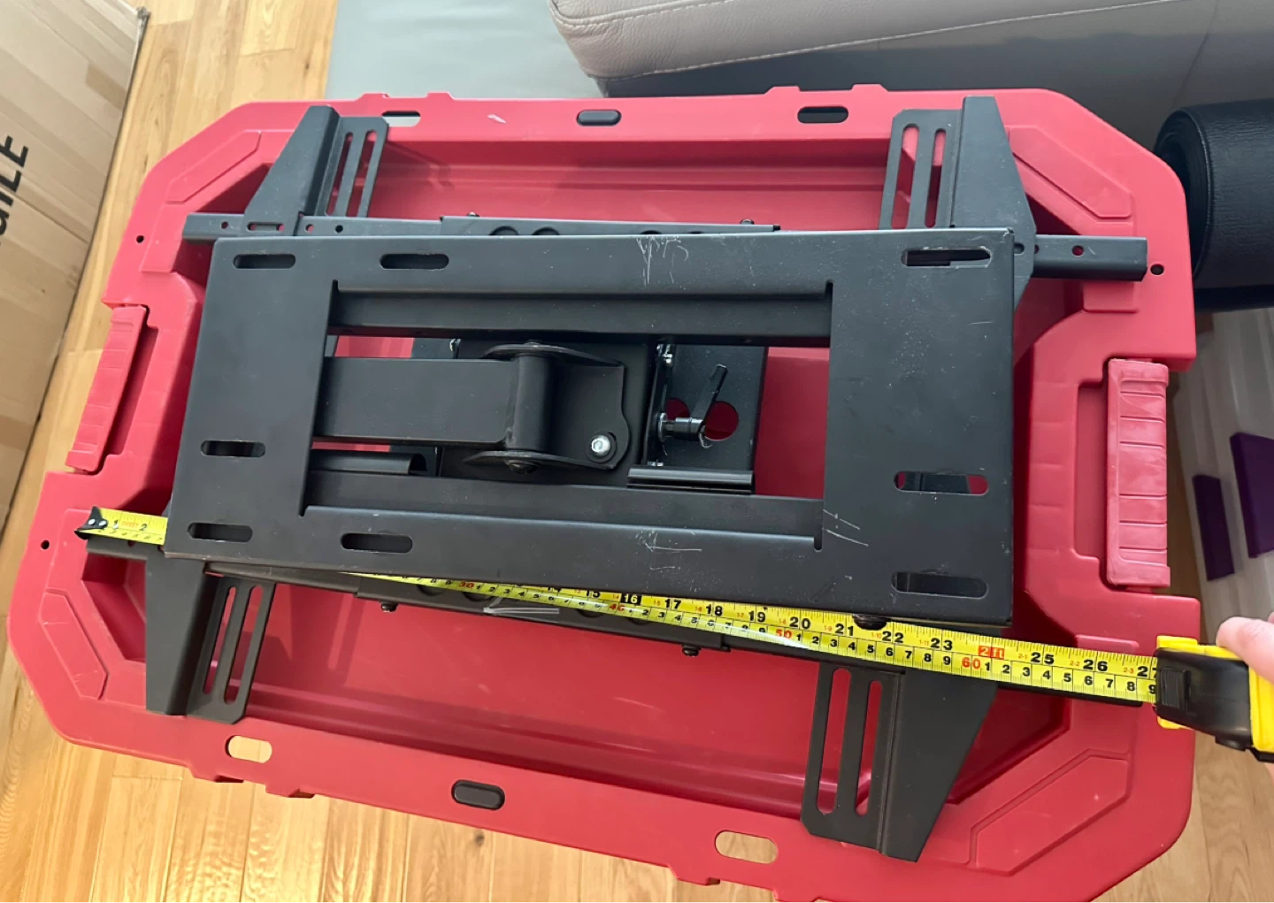 TV wall mount with extending arm