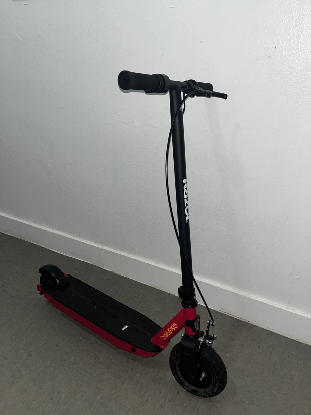 Razor E195 Electric kids Scooter ( OFFER)