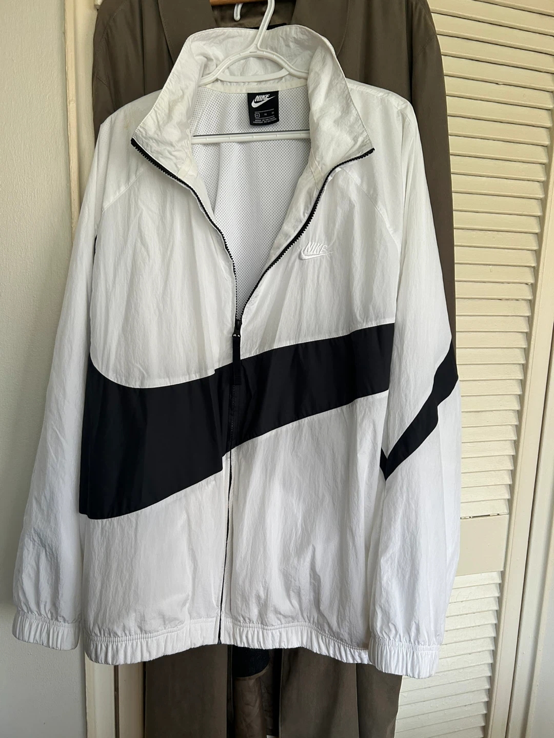 Nike White/Black Swoosh Windbreaker Jacket XL