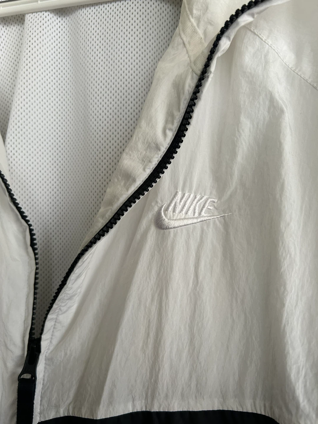 Nike White/Black Swoosh Windbreaker Jacket XL - photo 4
