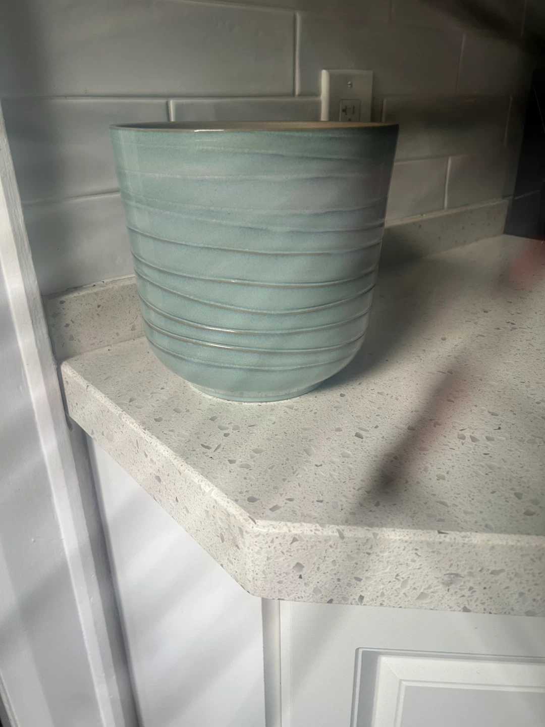 Beautiful Ceramic Pot  - incredible quality! - photo 4