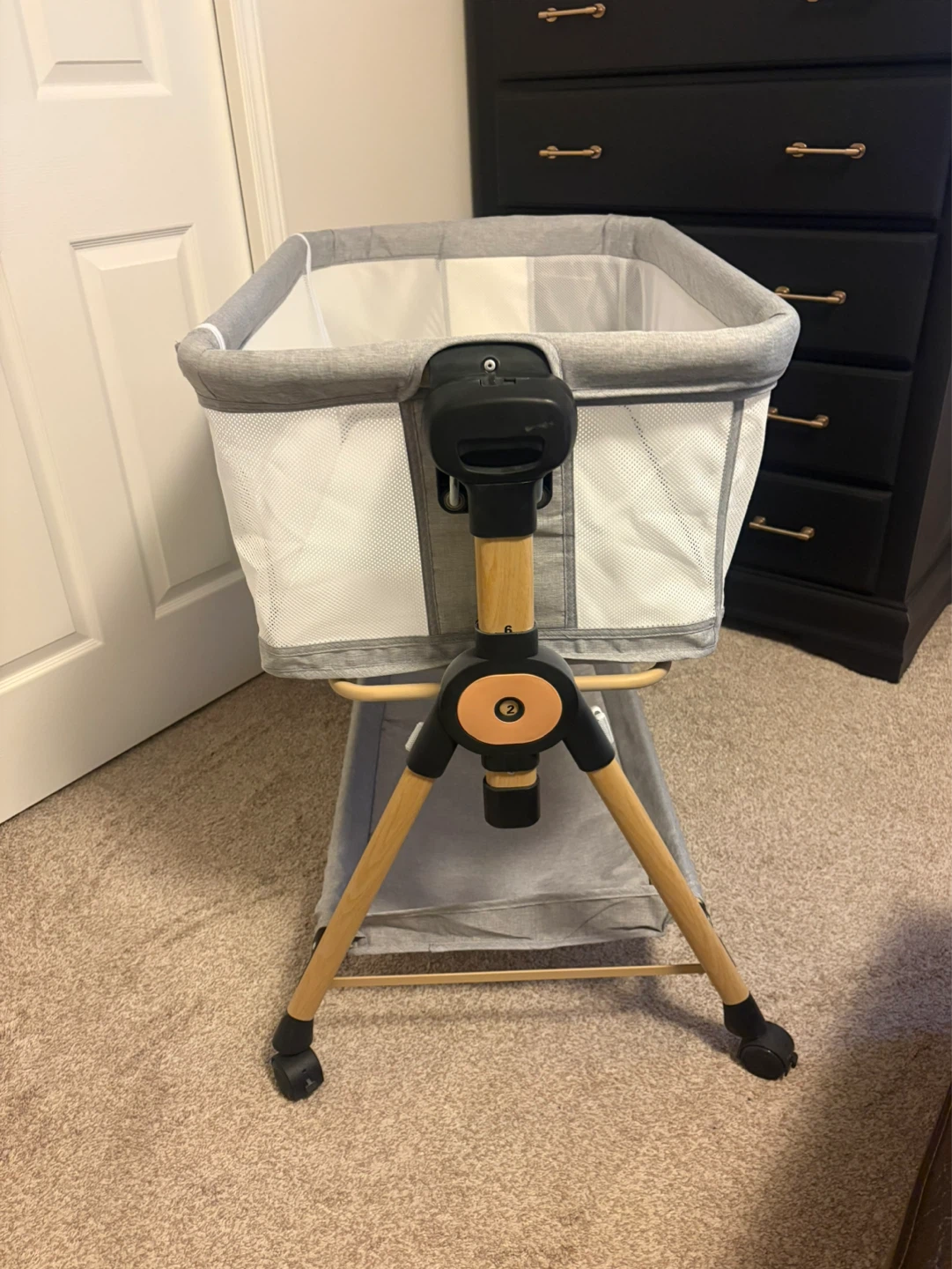 Grey Bassinet with Wheels - photo 4