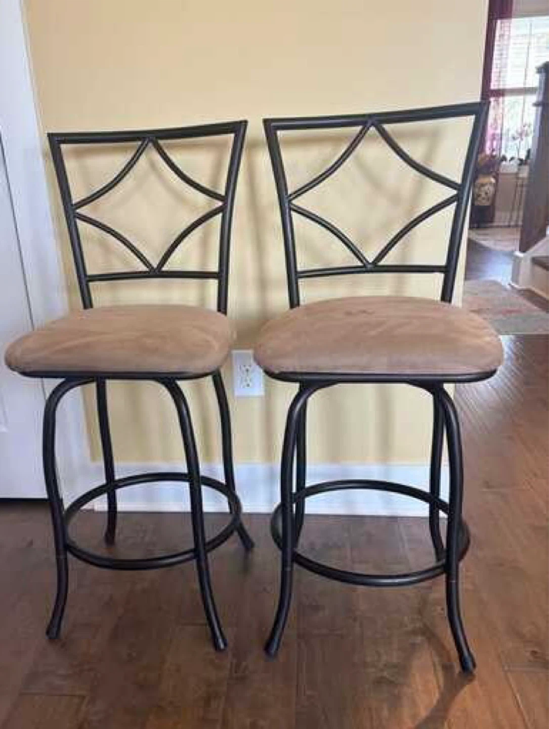Set of 2 Swivel Counter Stools