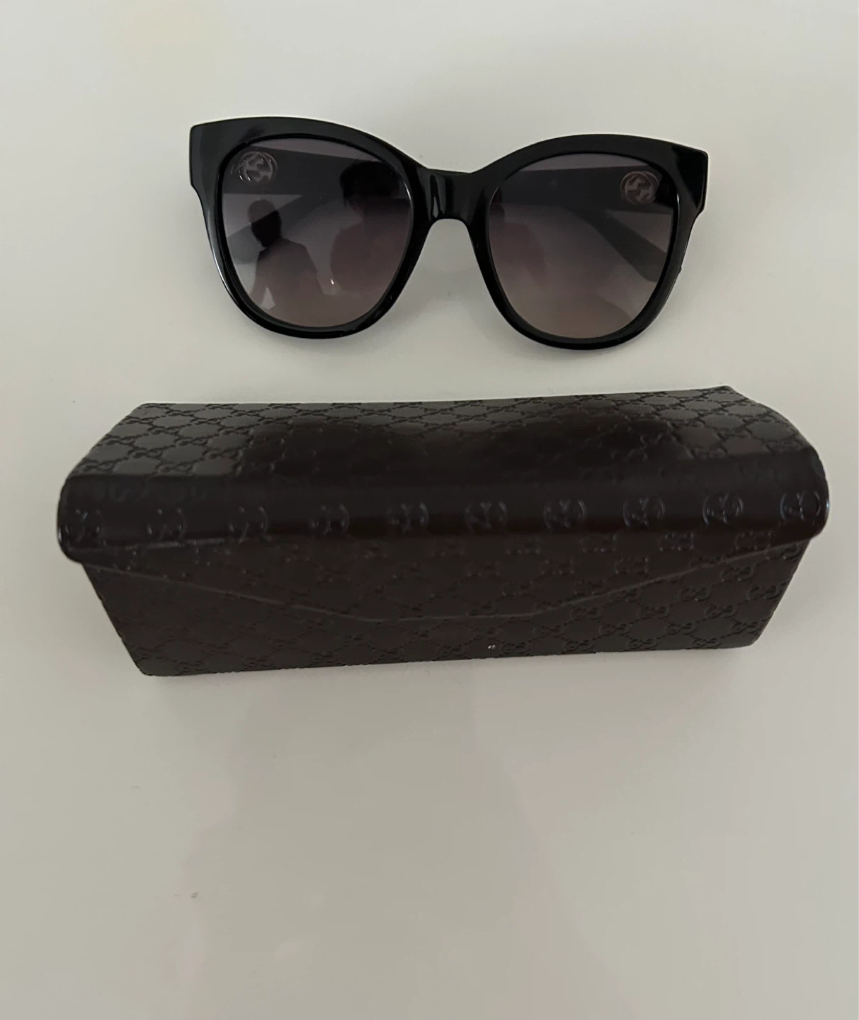 Gucci Sunglasses with Case - photo 3