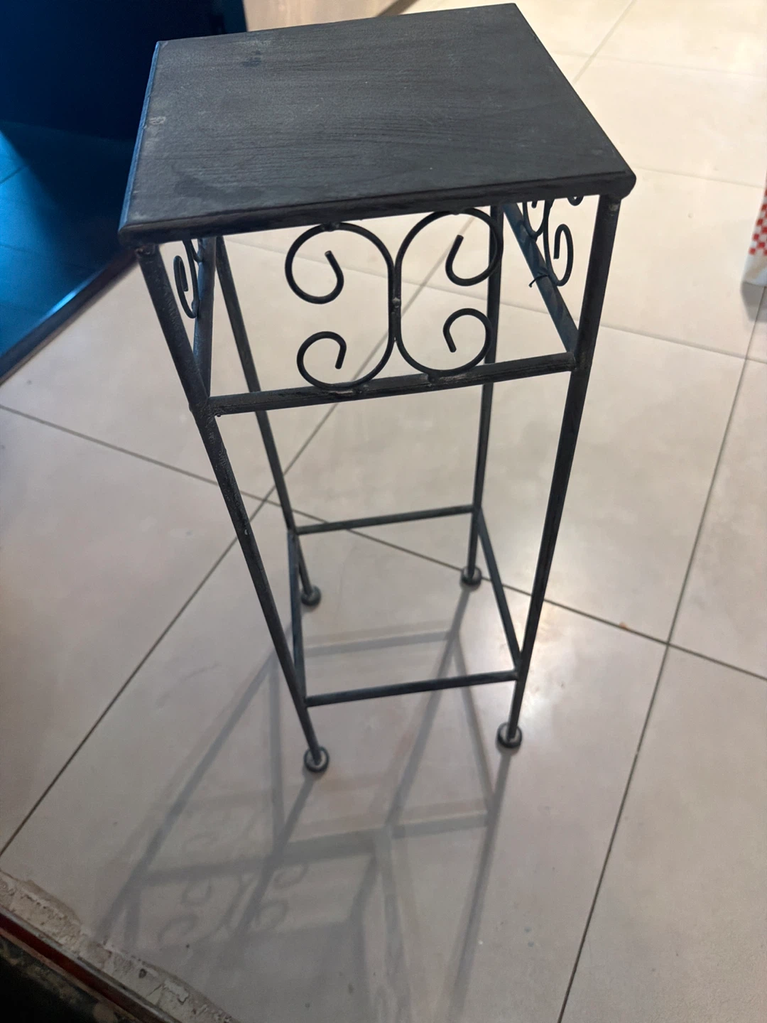 Black Metal Plant Stand