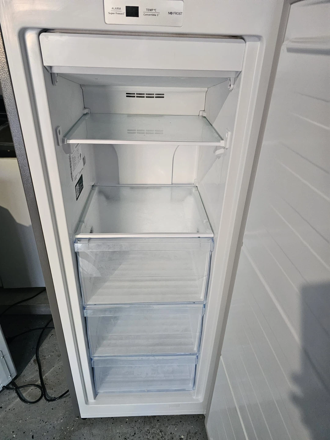 BRAND NEW CONVERTIBLE FREEZER/FRIDGE - photo 2
