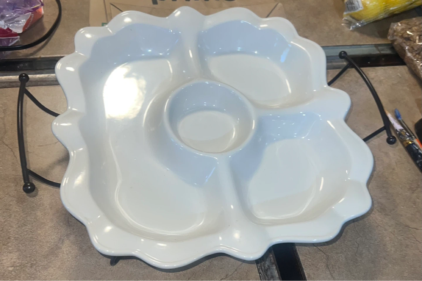 White Appetizer Tray with Stand ⚽