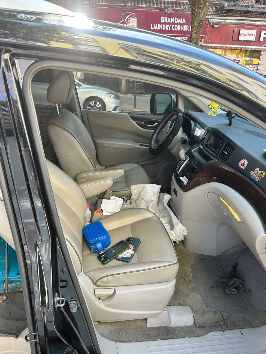 2008 Nissan Quest SV Minivan - photo 5