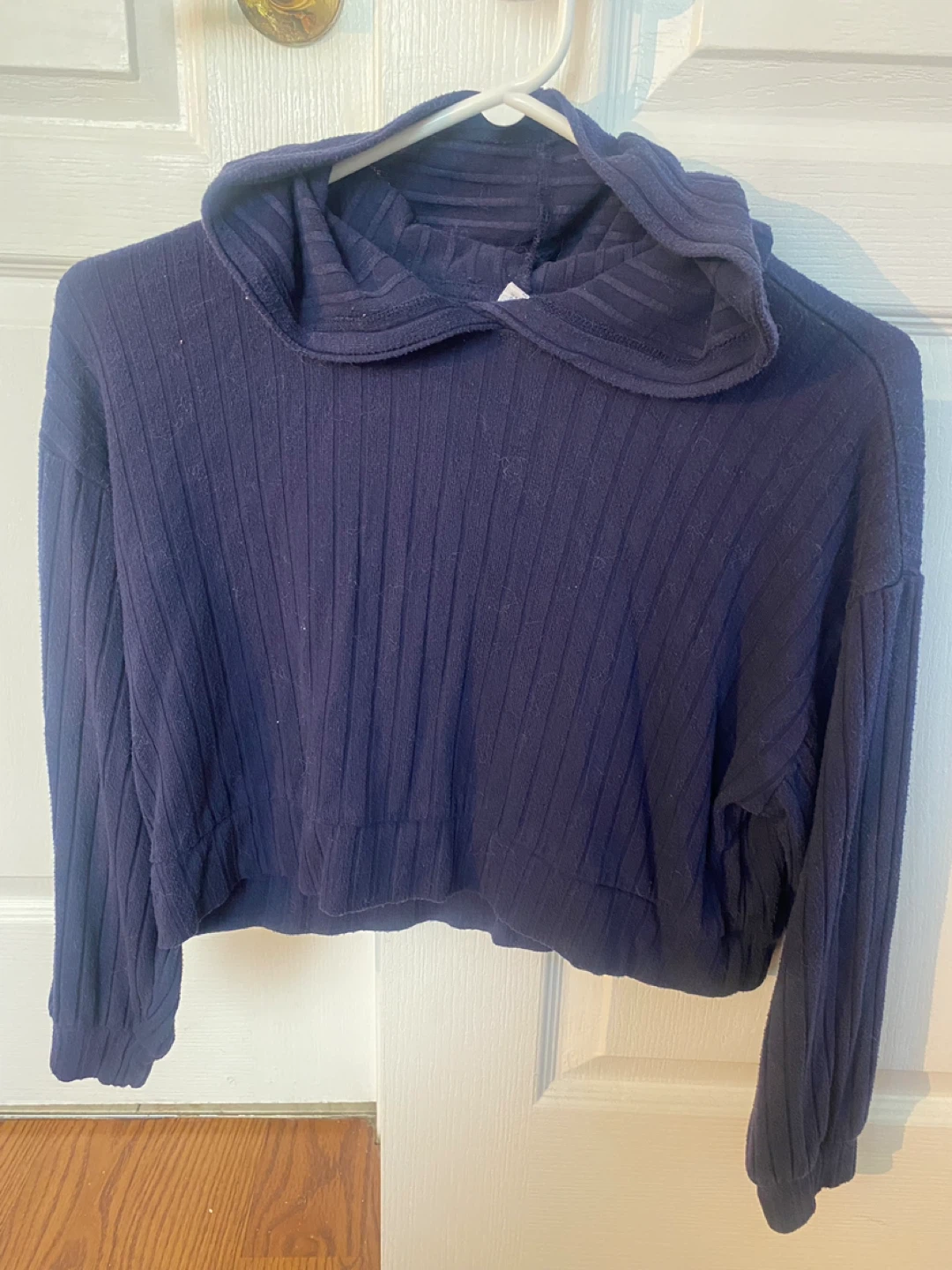 H&M White Unicorn Sequin Fleece Sweater - photo 4