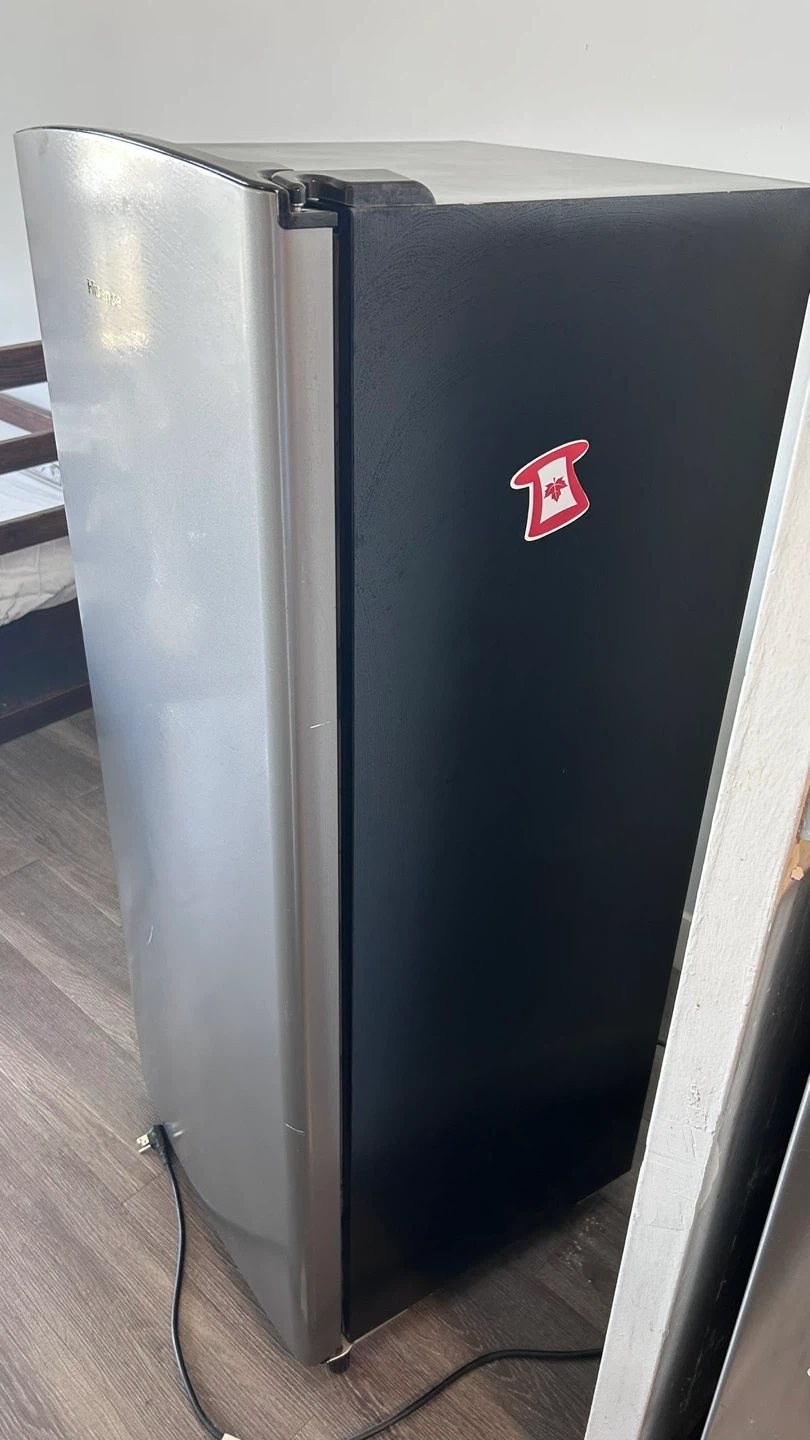 Hisense Mini Fridge - photo 4