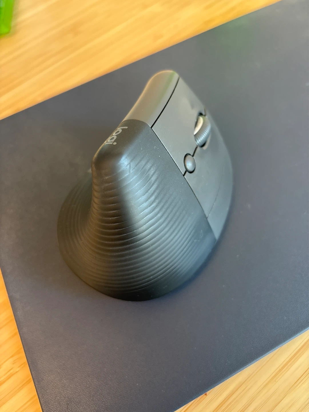 Logitech MX Vertical Wireless Mouse⚽