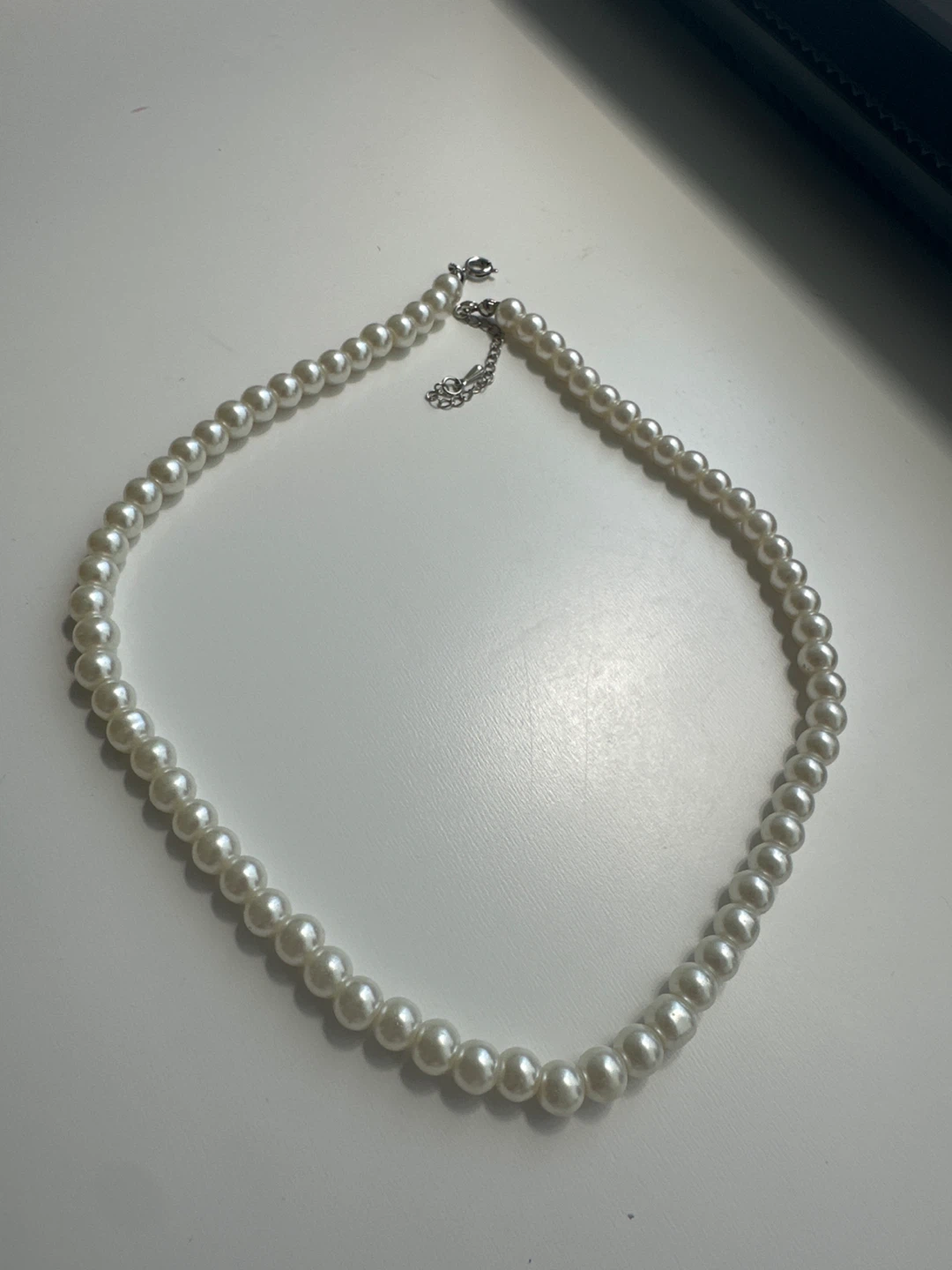White Faux Pearl Necklace ⚽️
