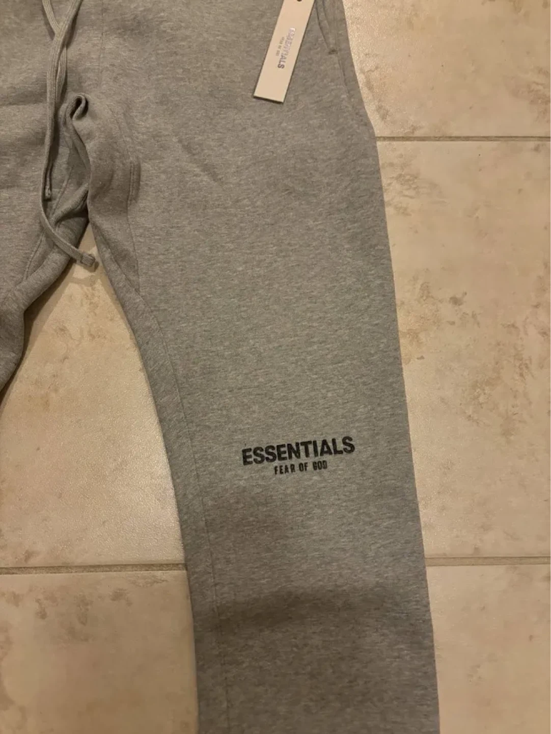 Essential sweatpant size large - photo 2