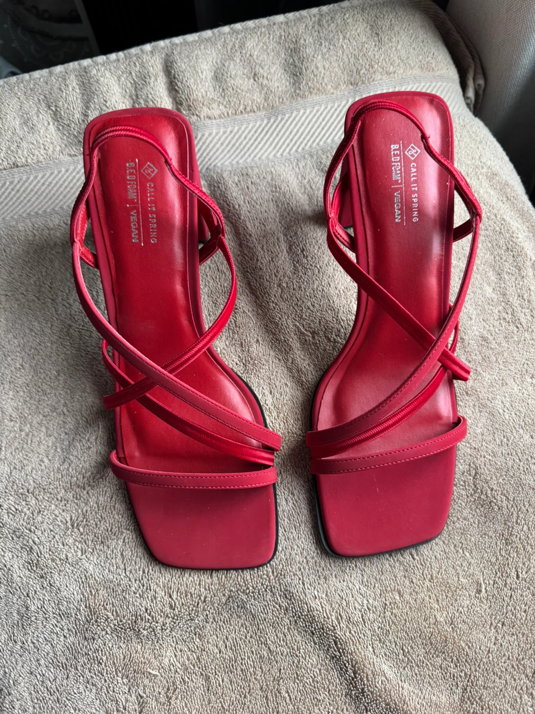 Red size 9 Block Heel Sandals - photo 2