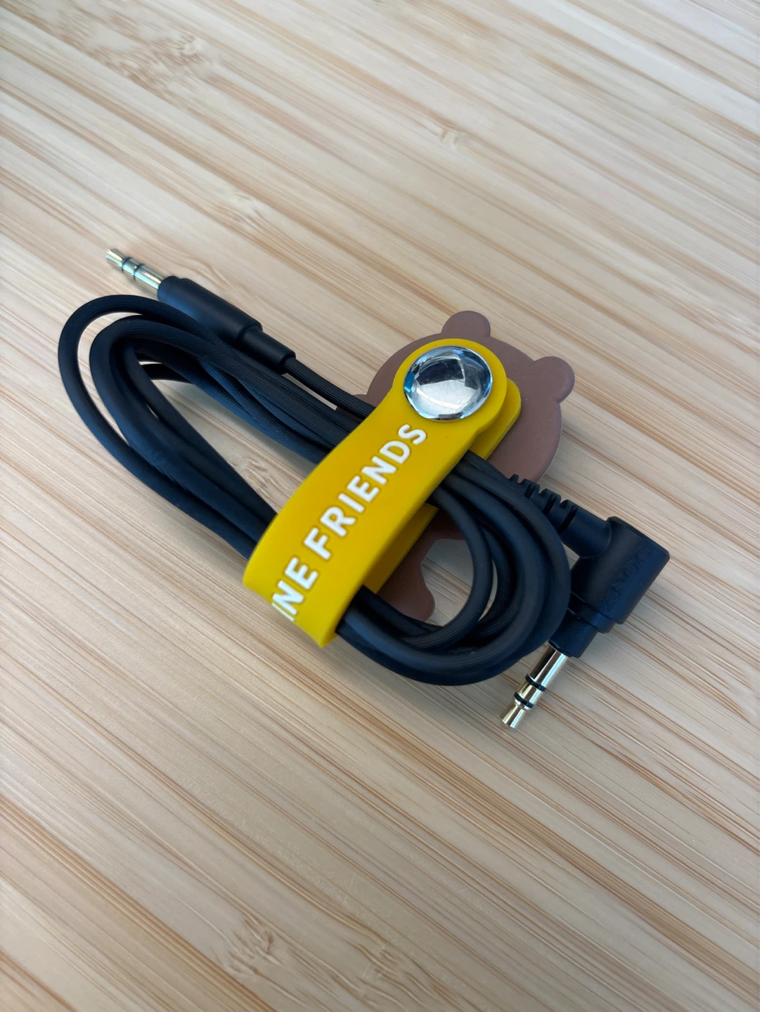 ⚽ LINE FRIENDS Brown Bear Audio Cable Organizer - photo 2