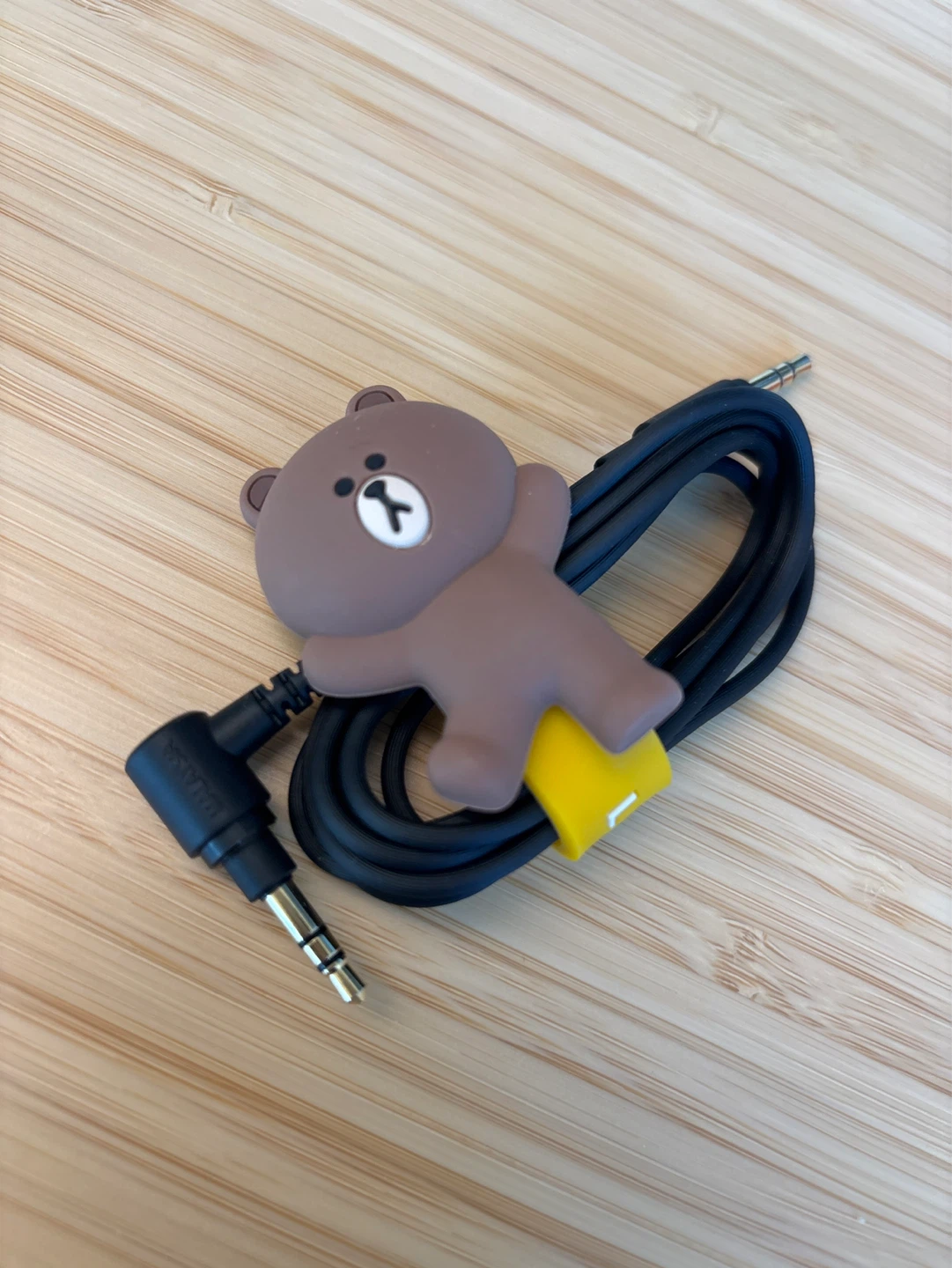 ⚽ LINE FRIENDS Brown Bear Audio Cable Organizer