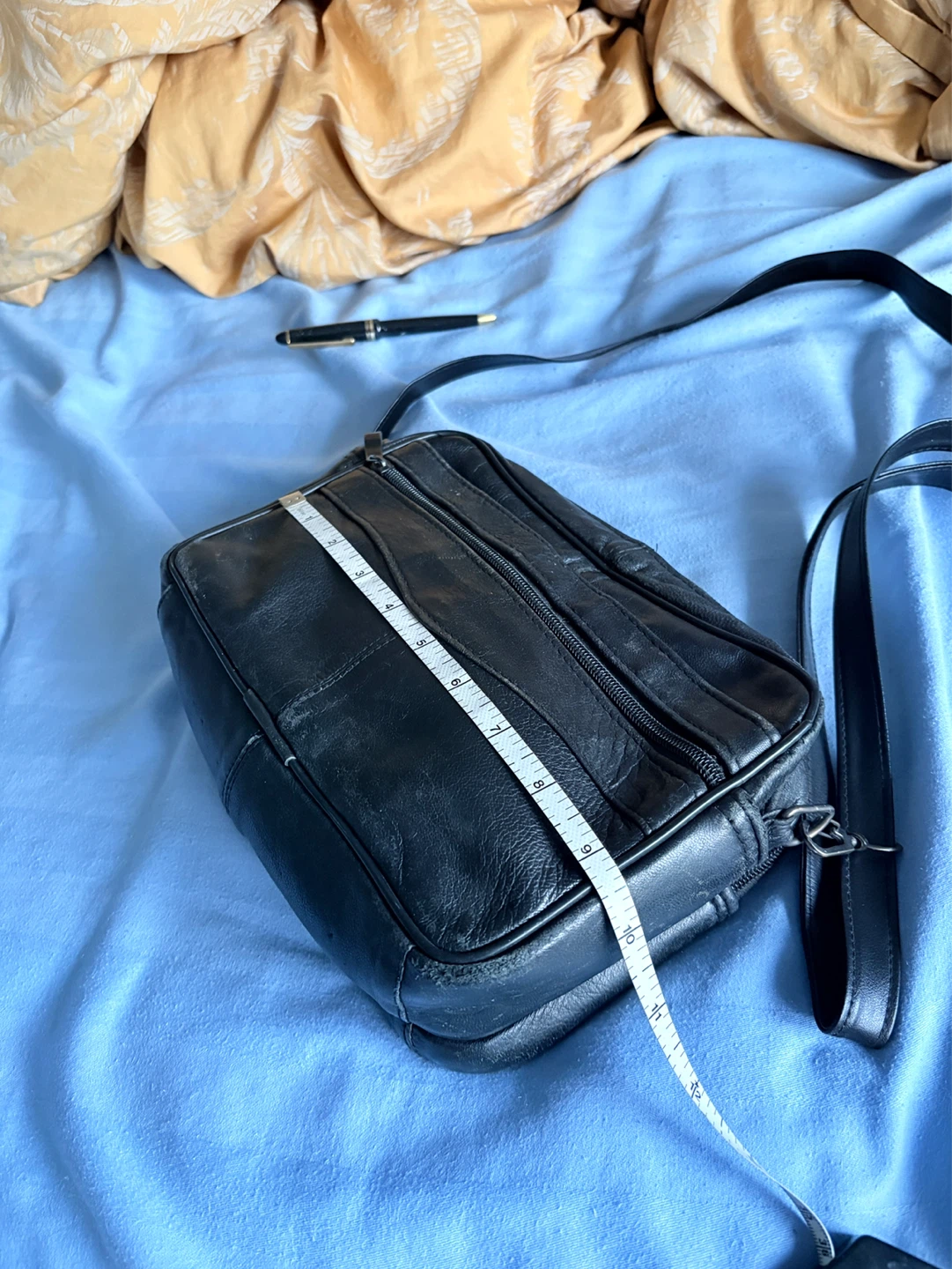 ⚽ Black genuine Leather Crossbody Bag