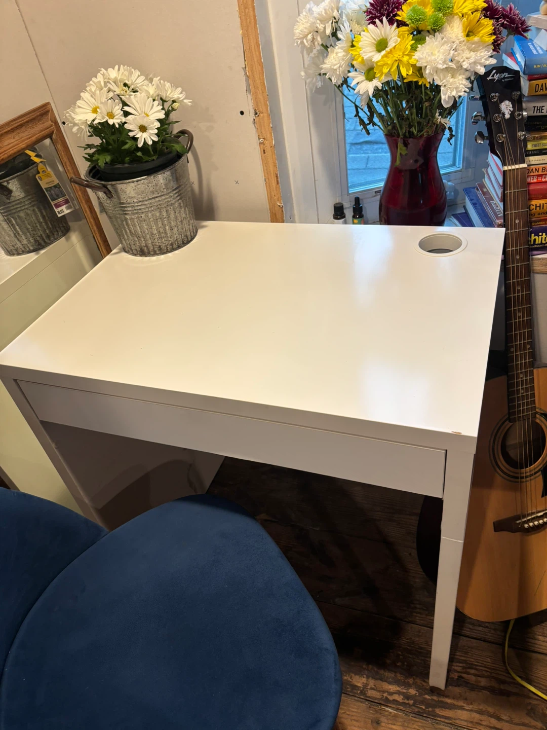 Modern White Desk with beautiful blue chair (flower included) - photo 3