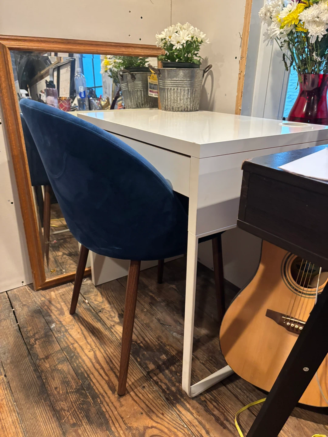 Modern White Desk with beautiful blue chair (flower included) - photo 5