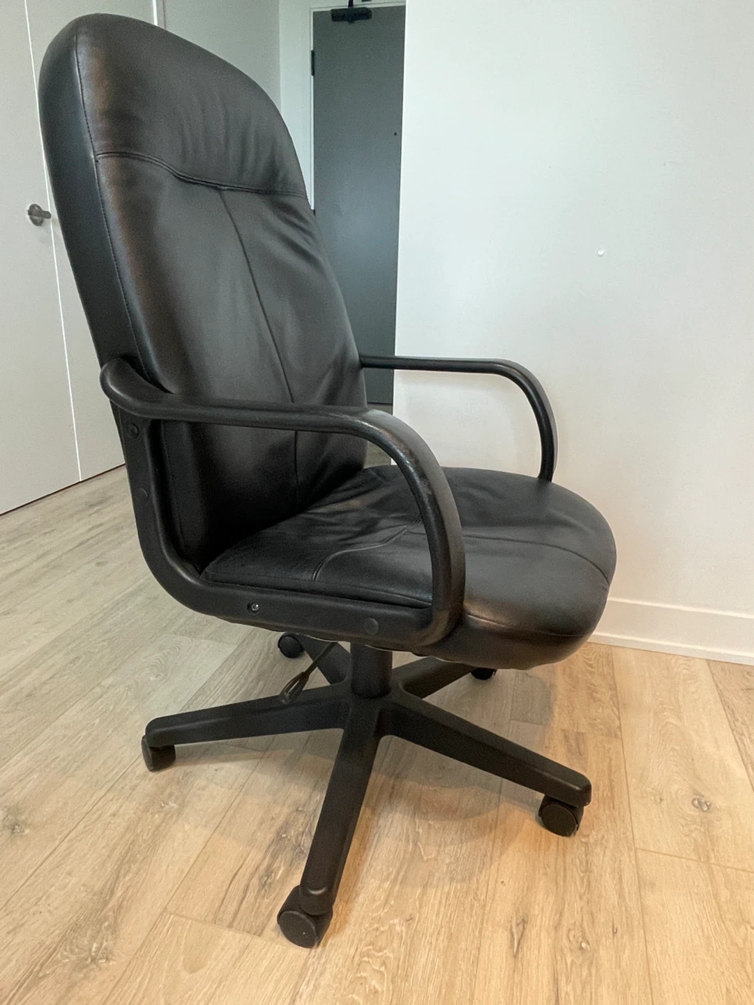 Black Leather Office Chair - photo 3
