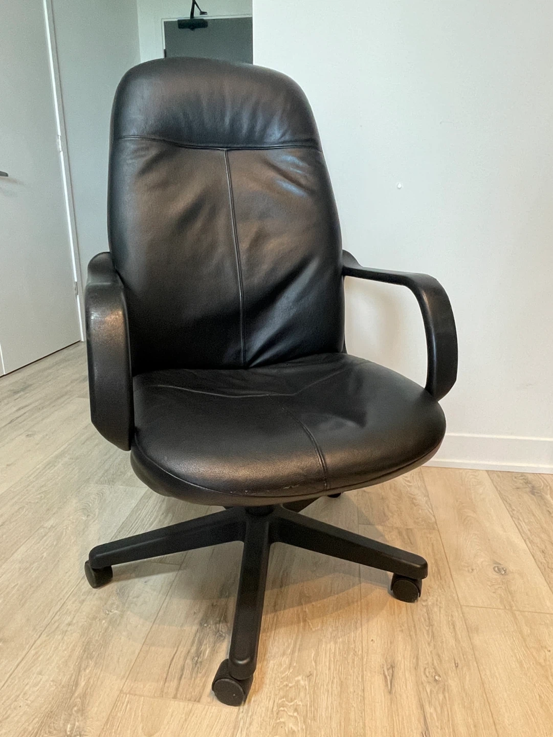 Black Leather Office Chair - photo 2