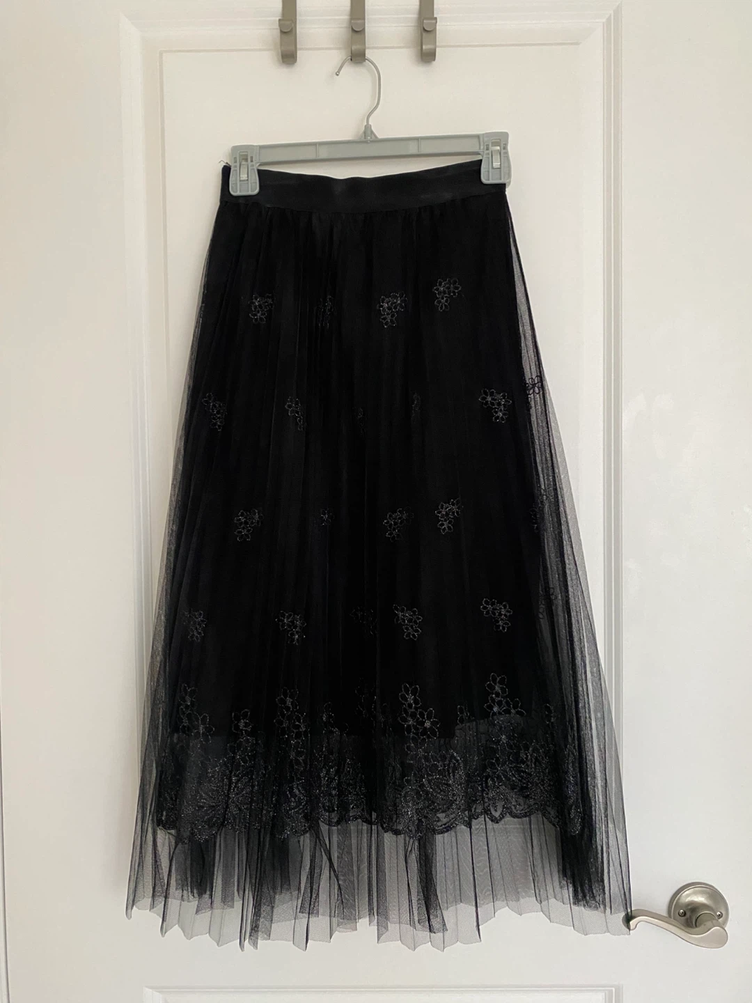 Black Tulle Skirt with Floral Embroidery ⚽️