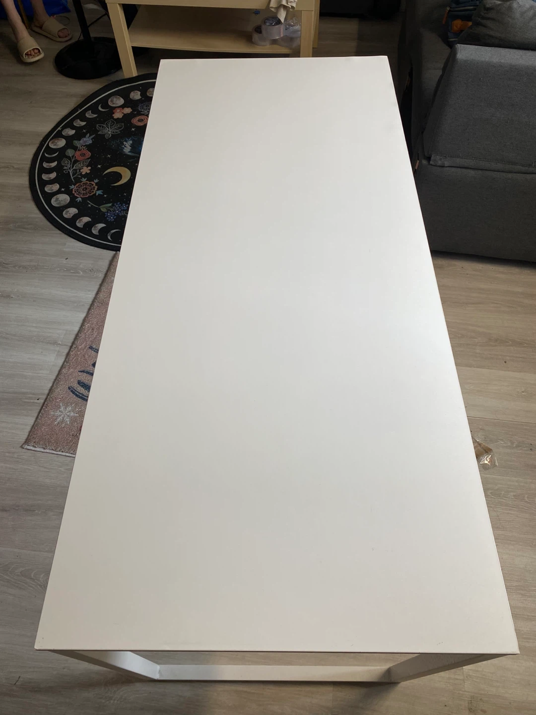 White Computer Desk – Excellent Condition