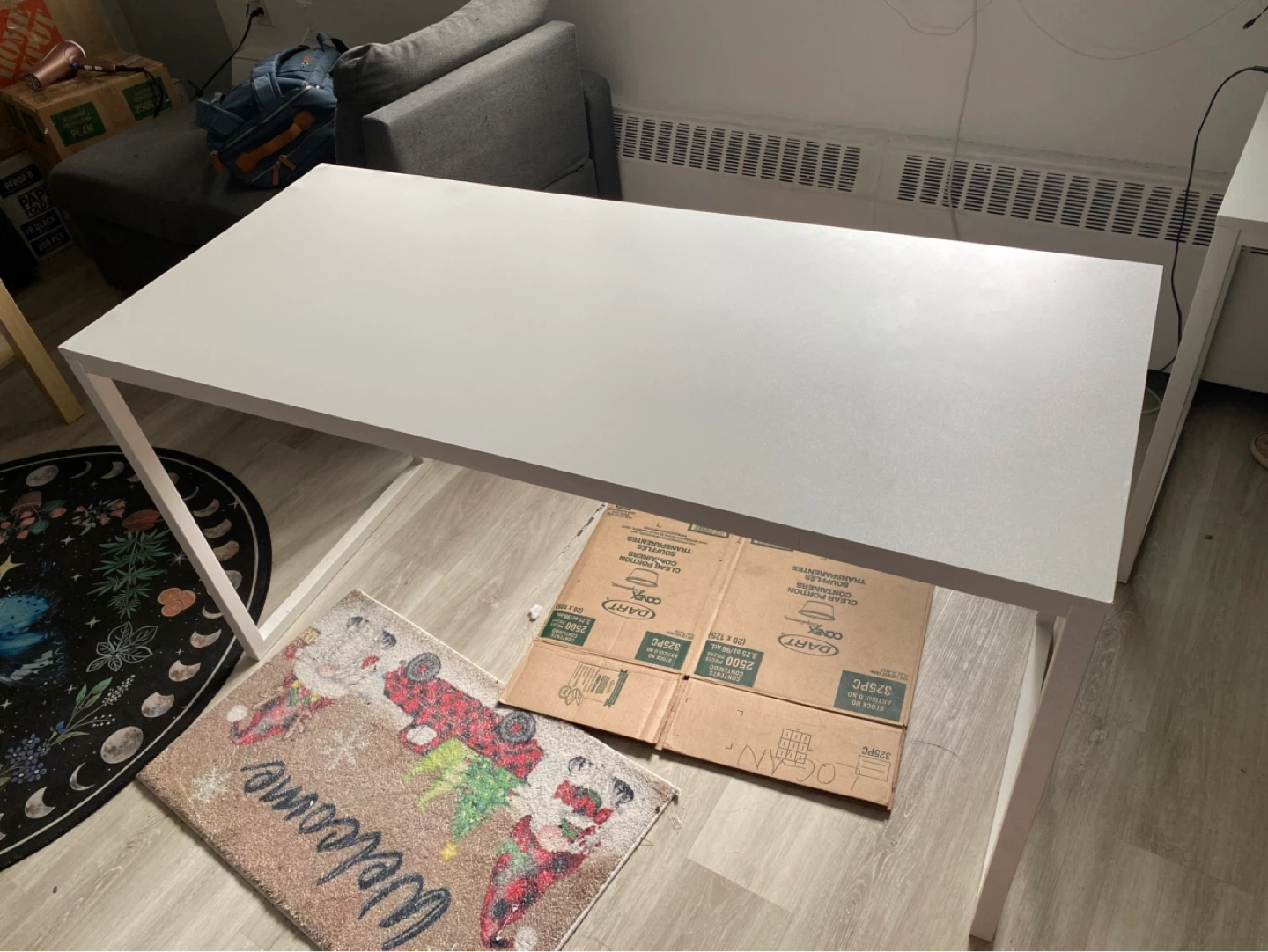 White Computer Desk – Excellent Condition - photo 2