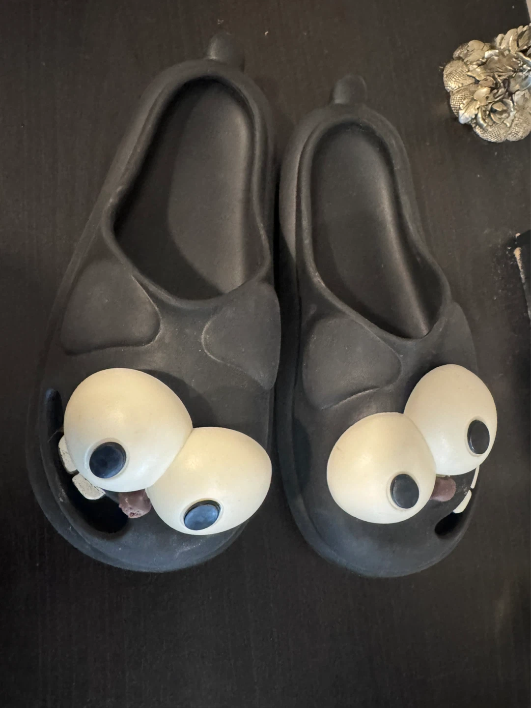 Black Cartoon Eye Slides