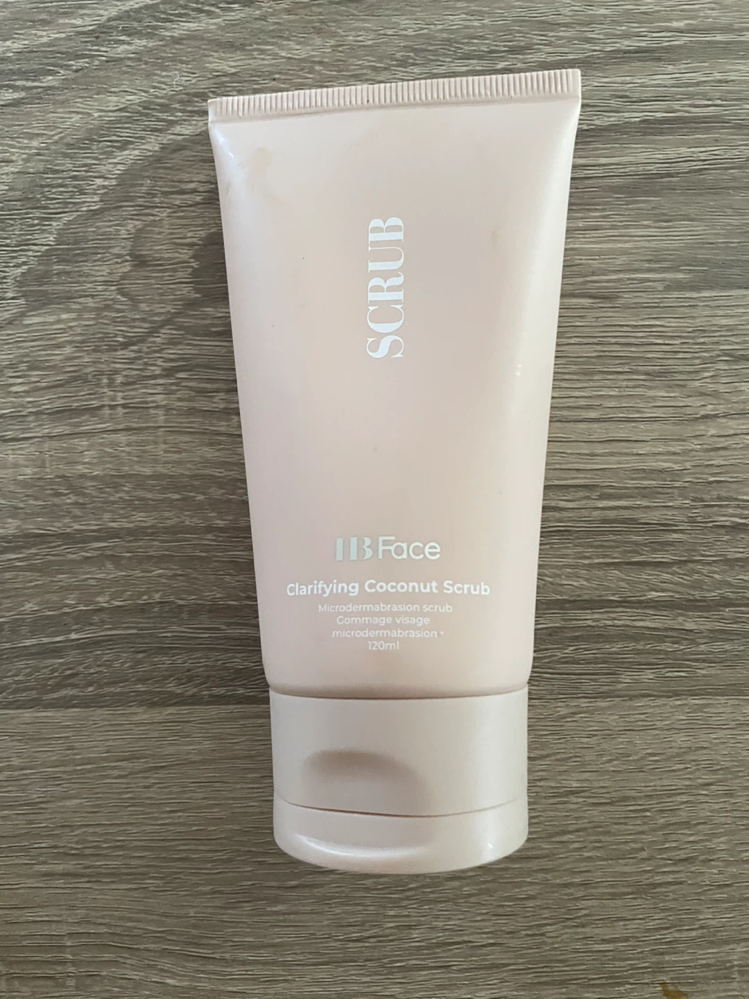 HBFace  Clarifying Coconut Scrub 120ml⚽️