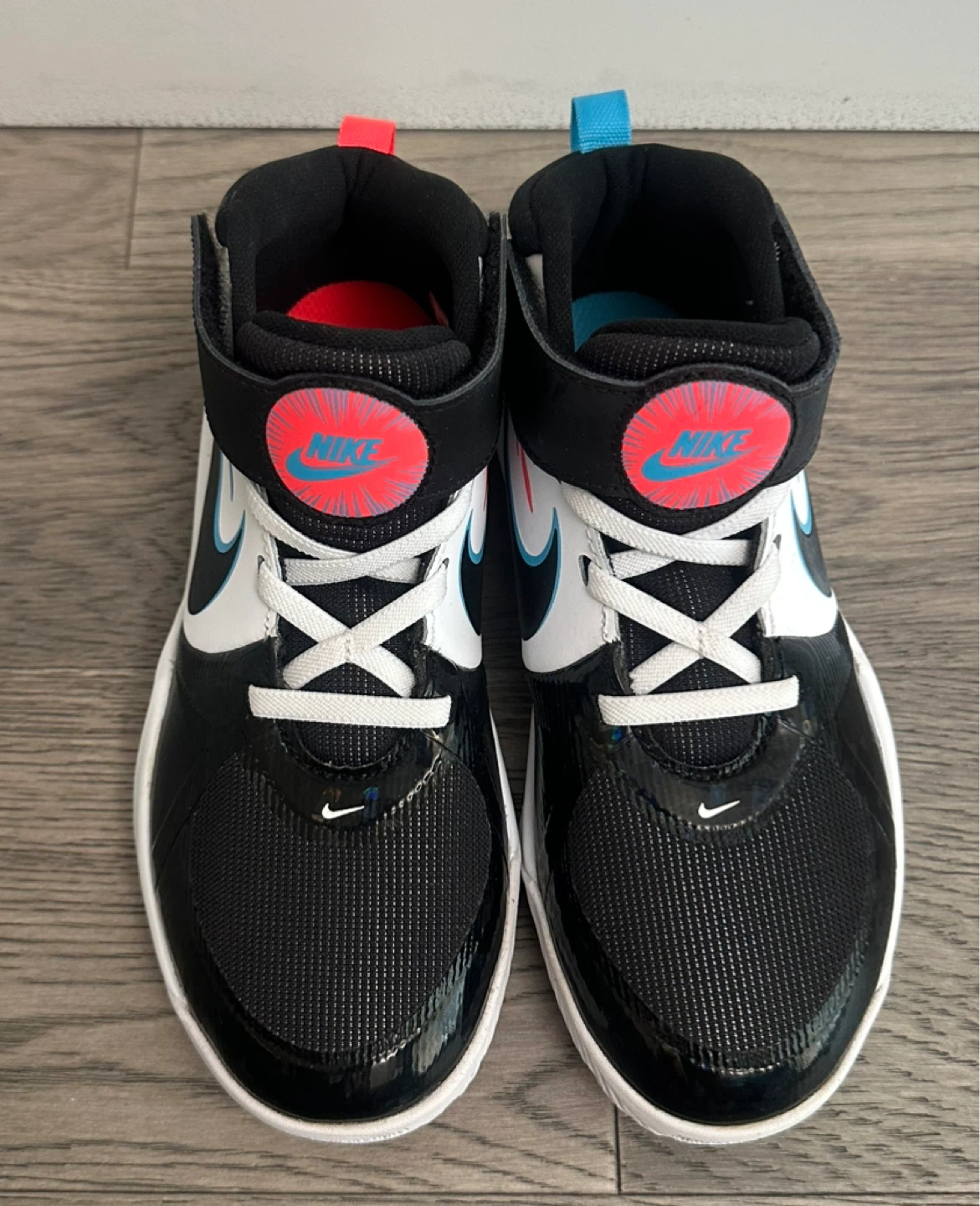 ⚽️ Kids Nike Size 2 (NEW)