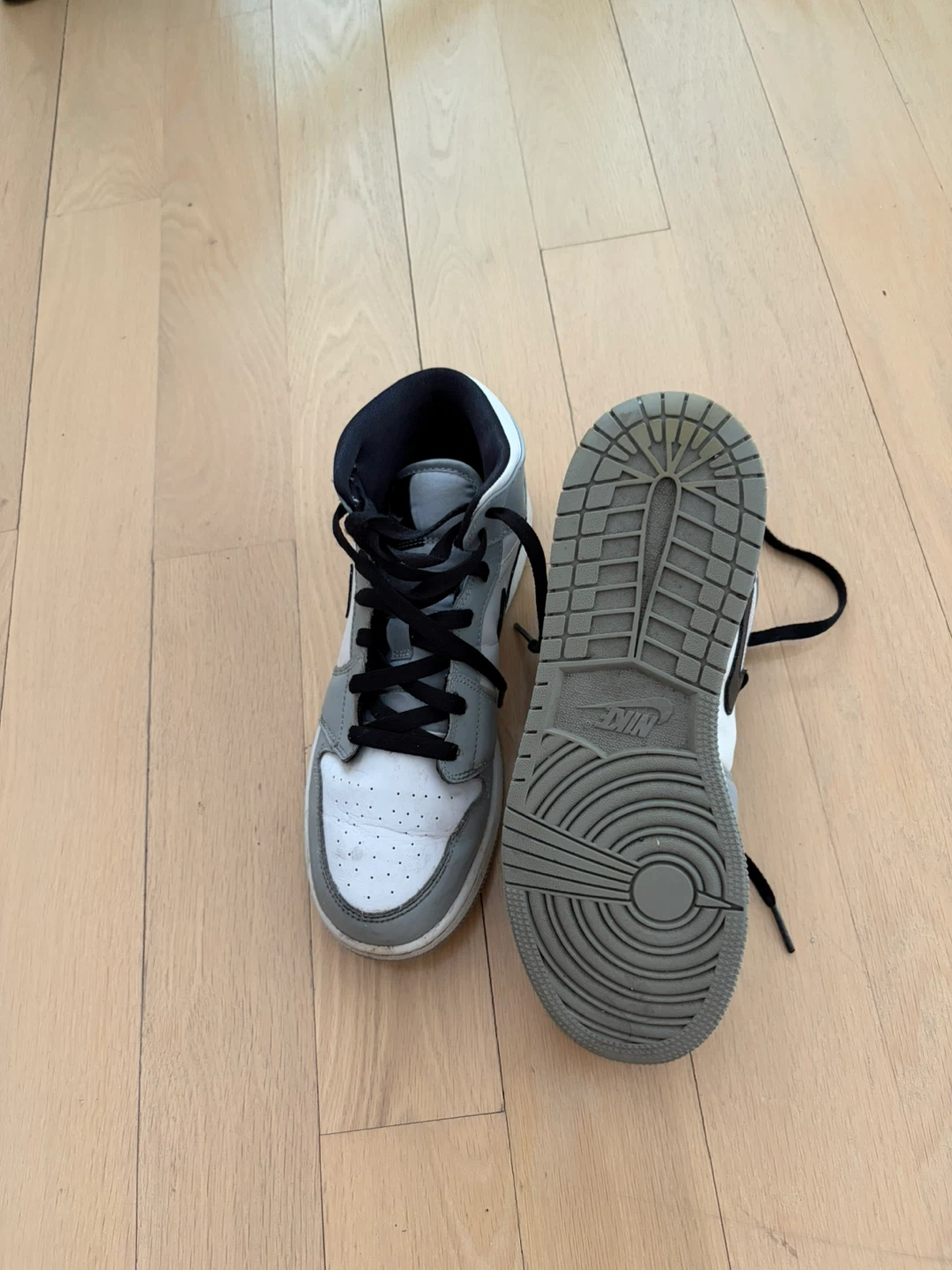 Nike Air Jordan High Top Sneakers - photo 4