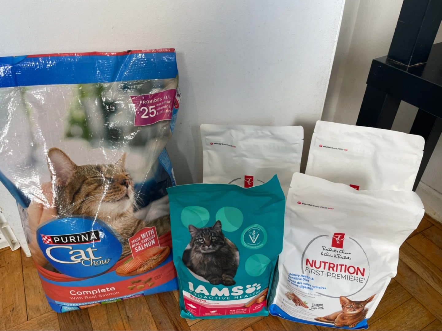 31lbs Brand New Cat Food Lot ⚽️ - photo 2